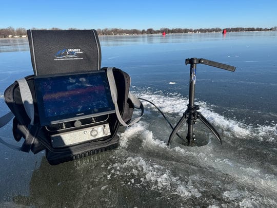 Load image into Gallery viewer, Fishing World Garmin Echomap 10 LVS34 Live Scope + Summit Rigged Combo
